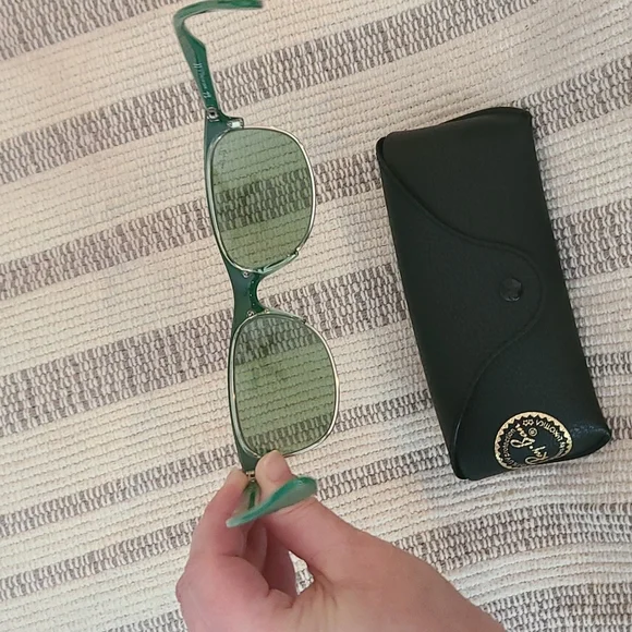 NWT Adorable Green Ray-Bans
